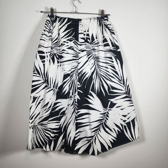 Who What Wear Black White Tropical Wrap Skirt Size 6 - Picture 3 of 5